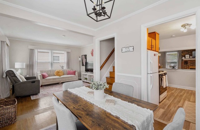 Charming Cottage Centrally Located
