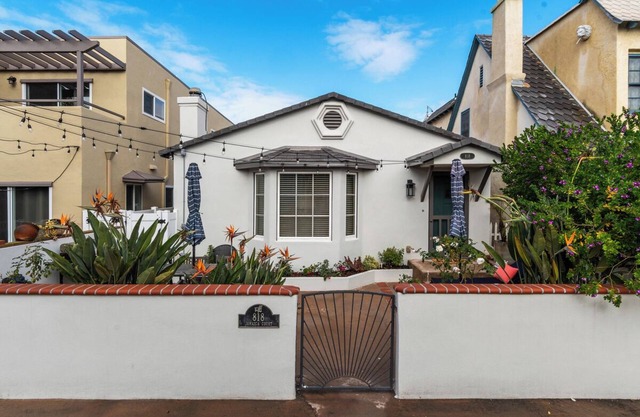 Charming Cottage w/Parking in Mission Beach — Quick walk to ocean and bay!