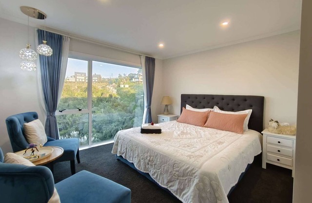 Charming country house in beautiful Auckland