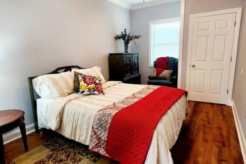 Charming Cute Convenient 2 mi to Downtown and UGA
