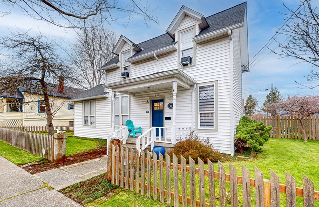 Charming downtown home near restaurants & Cap Sante Park - 2 dogs OK