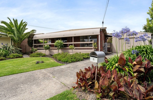 Charming Dromana Cottage