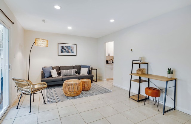 Charming Dulles Oasis 3bed/2.5ba/IAD Family/pet friendly