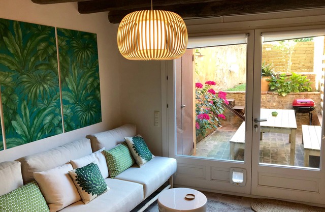 Charming Empordà Costa Brava house near the best beaches, private garden