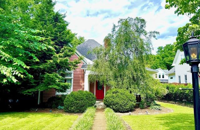 Charming East Nashville 3BR - Walk to Dining, Music & Bars
