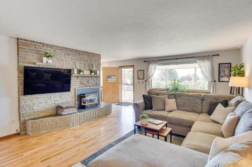 Charming Ellensburg Home with Patio Less Than 1 Mi to CWU!