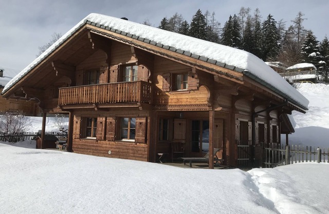 Charming Family Friendly Chalet in Swiss Alps near Ski lifts and Bike Trail.