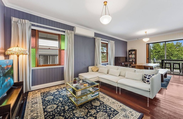 Charming family & pet friendly 3-bedroom house in upmarket Taringa