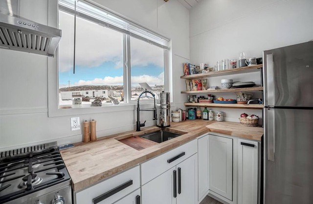 Charming farm stay in a tiny home on Monture Creek
