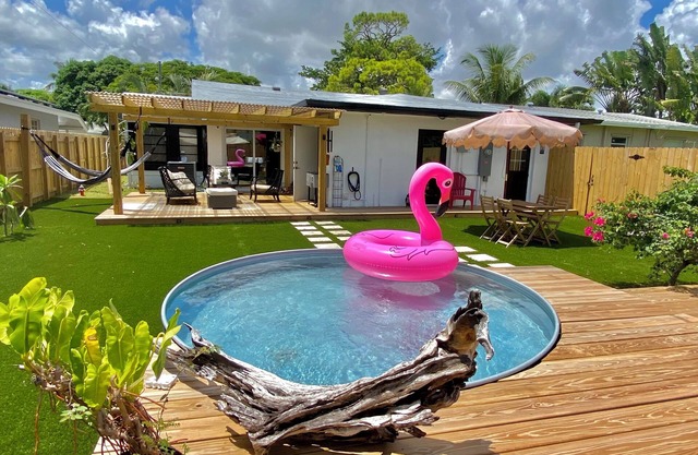 Charming Farmhouse style w/cowboy pool in Fort Lauderdale
