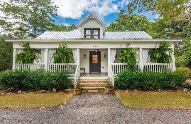 Charming Farmhouse in Fayetteville, 10 min from Trilith Studios