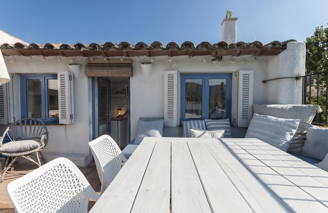 CHARMING FISHERMAN HOUSE WITH TERRACE