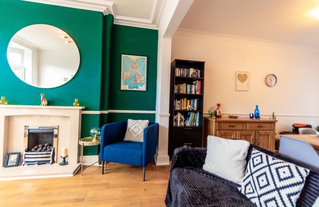 Charming Getaway: 3BR Home in the Heart of Chester
