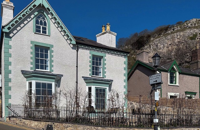 Charming Grade II Listed Retreat Next to Orme Tramway, at the Foot of Great Orme