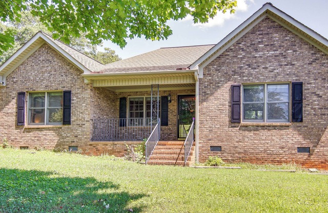 Charming Greenville Home 6 Mi to Downtown!