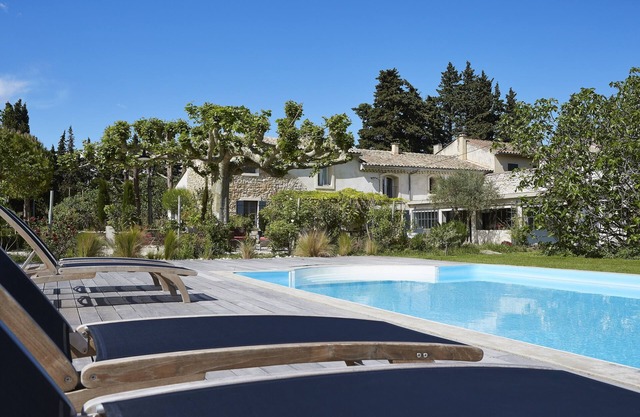 Charming guest house in the countryside with large garden and large swimming pool