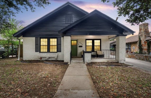 Charming Historic house 10 minutes from Downtown FW and Stock yards