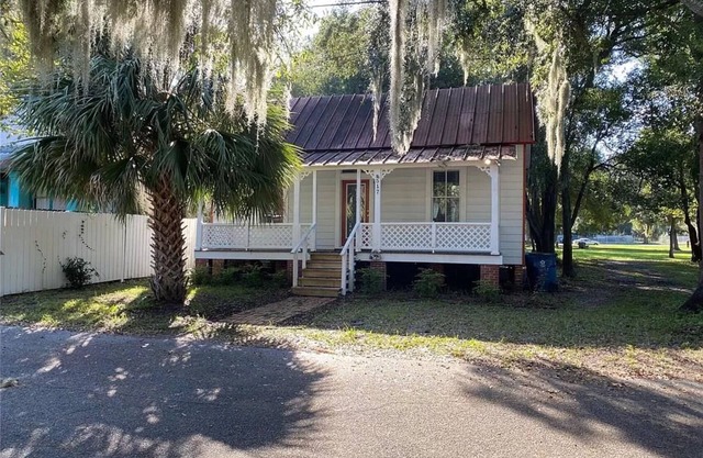 CHARMING HISTORIC HOME ON WOLFE STREET.IN SOGLO DISTRICT, DOWNTOWN AREA