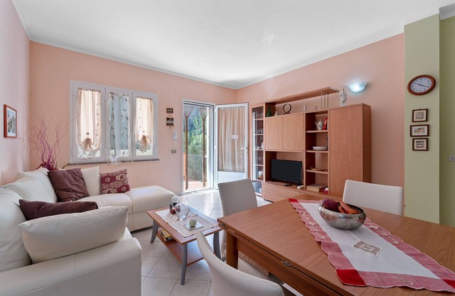 Charming Holiday Apartment “Casa Elisabeth” with Mountain View