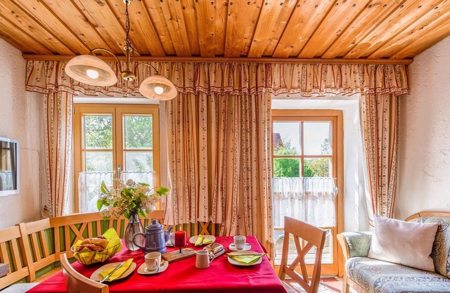 Charming holiday apartment "Sonnenseite" with Wi-Fi & Balcony; Parking Available
