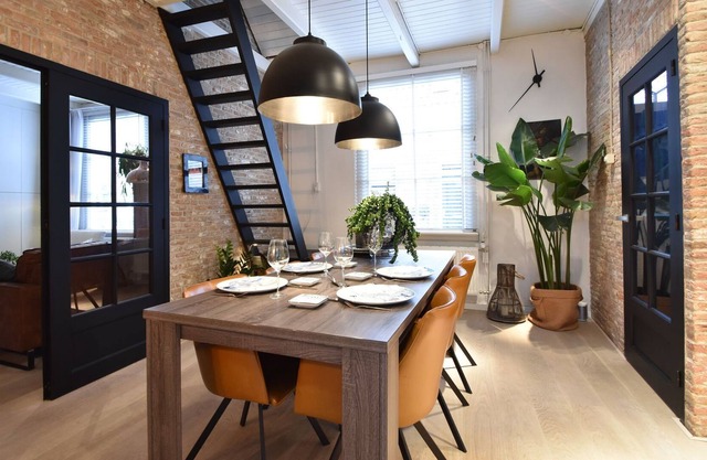 Charming Holiday Home in Brouwershaven with Garden and BBQ