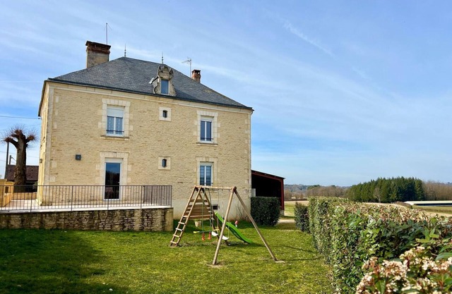 Charming Home Near Sarlat with Wi-Fi, Terrace, and Baby Equipment