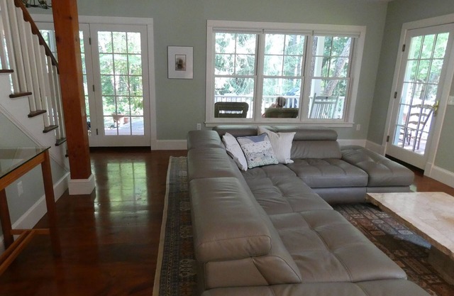 Charming home near Acadia, Bar Harbor, scenic hiking trails, and carriage roads.