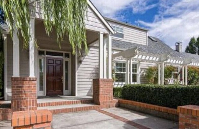 Charming home with pet-friendly garden space and new hot tub!