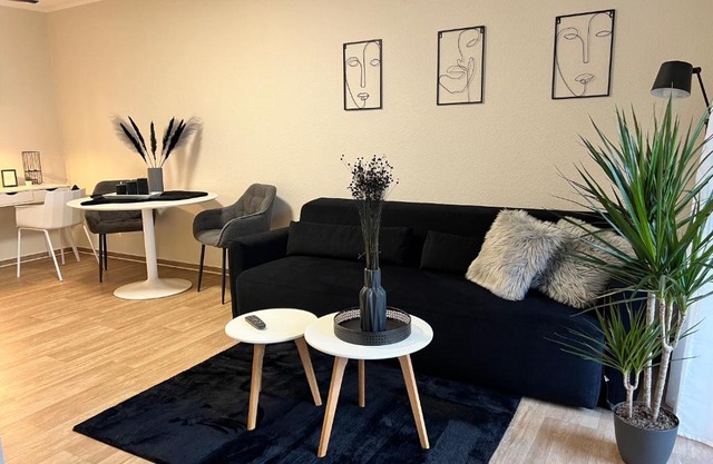 Charming Homes - Studio 16