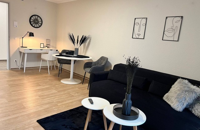 Charming Homes - Studio 16