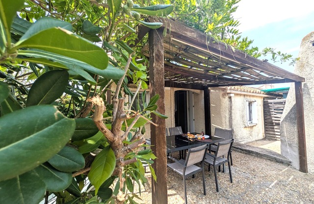 Charming House with garden, close to the beach - Aircond & Parking