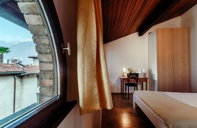 Charming house on 3 levels in the village of Riva San Vitale (LA CASETTA DI RIVA