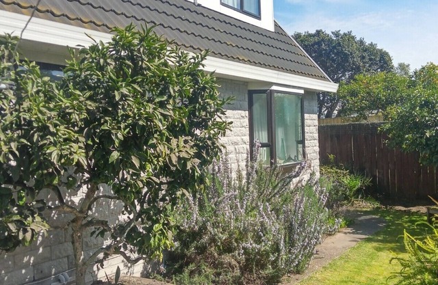 Charming house, close to the Maitai River and a gentle walk to town