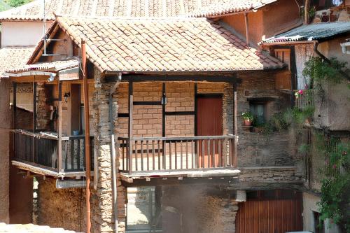 Charming House in Robledillo de Gata with Fireplace and Terrace