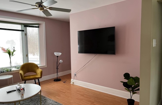 Charming house in a quiet area of Brossard, fully equipped and fully furnished