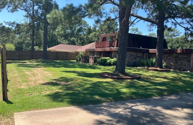 Charming house in Bridge City with AC & Free WIFI