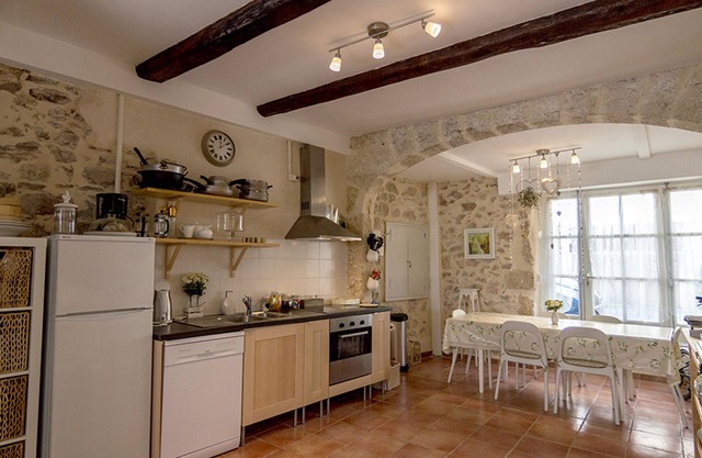 Charming house in Bouzigues, near port and beach