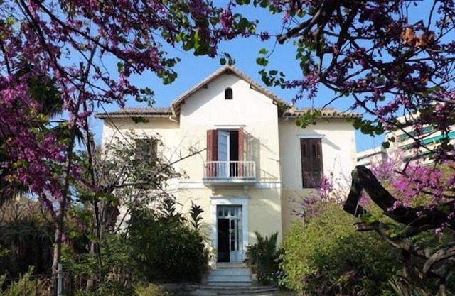 Charming house in large quiet garden