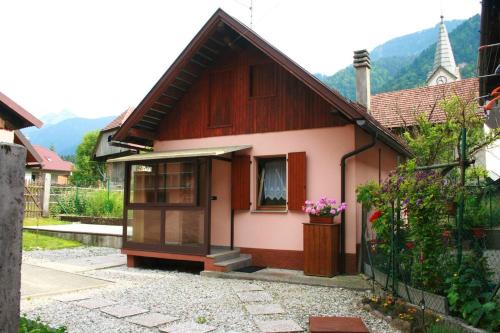 Charming House in Pontebba, Mountain View, Enclosed Garden