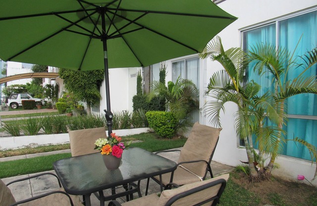 CHARMING HOUSE 3 BEDROOM SHORT DISTANCE TO THE BEACH/ Pet friendly