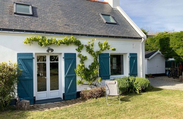 Charming House with Beautiful Landscaped Garden near Le Palais