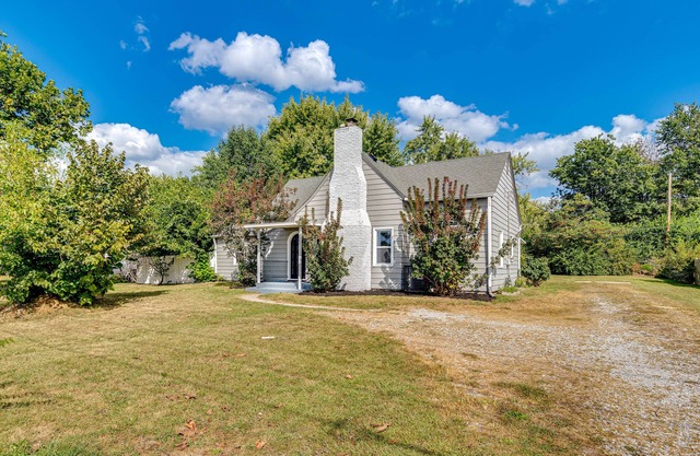 Charming Indianapolis Home ~ 9 Mi to Downtown!