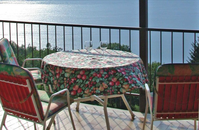 Charming apartment with beautiful views of Lake Maggiore