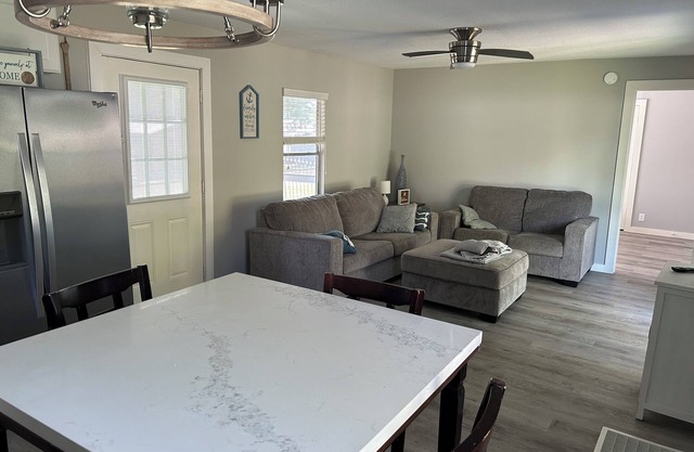 Charming Lake Livingston Home!