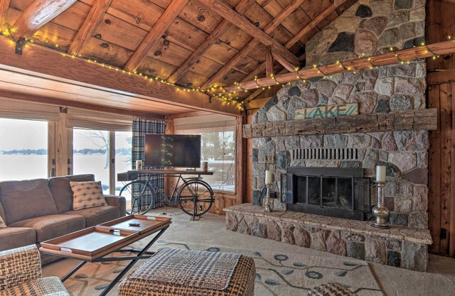 Charming Lake Mitchell Cabin w/ Waterfront Views!
