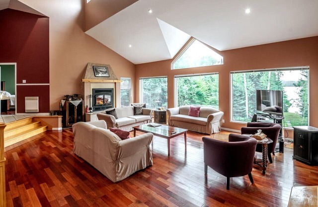 Charming Lakeside Retreat | Lac Blanc, Nominingue – Spacious Family Getaway 🏡🛶❄️