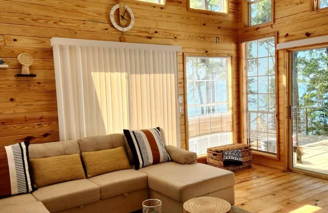 Charming Lakeview Lakehouse, Escape to Toledo Bend Lake, Hemphill, TX
