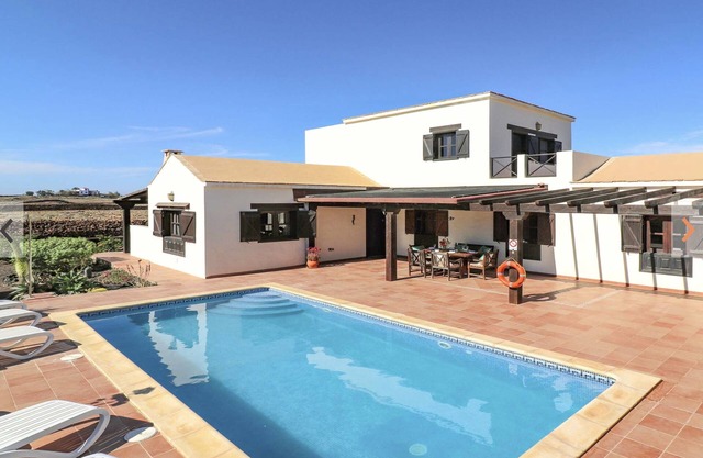 Charming large 4 bedroom villa with a private heated pool, Fibre WiFi plus more.