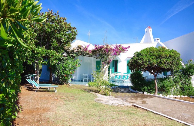 Charming, light-filled Mediterranean Villa – sleeps 2-6, only 250 m from the Sea
