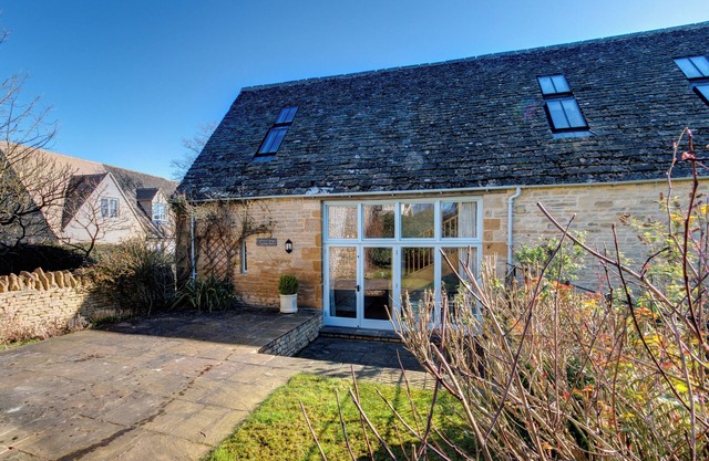 Charming Listed Country Cottage in the picturesque village of Lower Swell